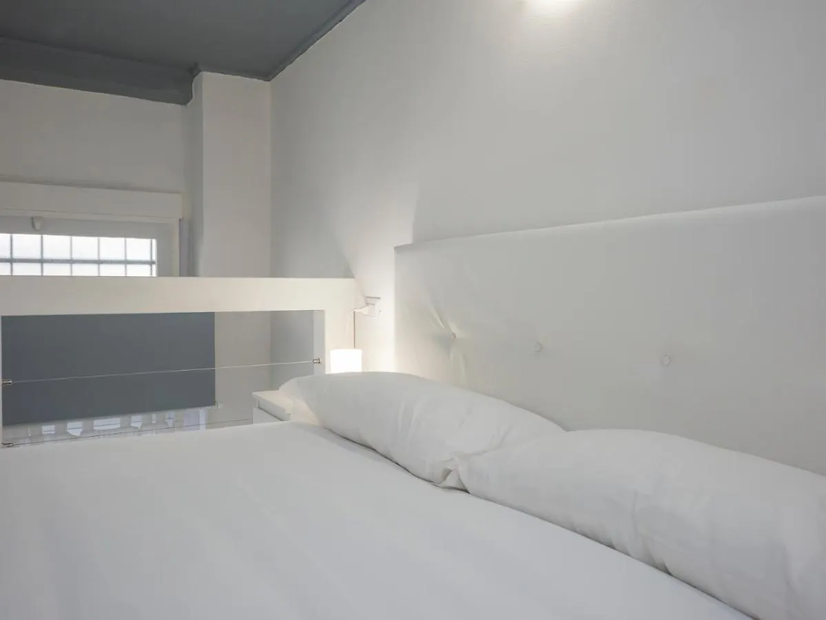I Host Apartment - Neera 22 Milan 0*,  Italy