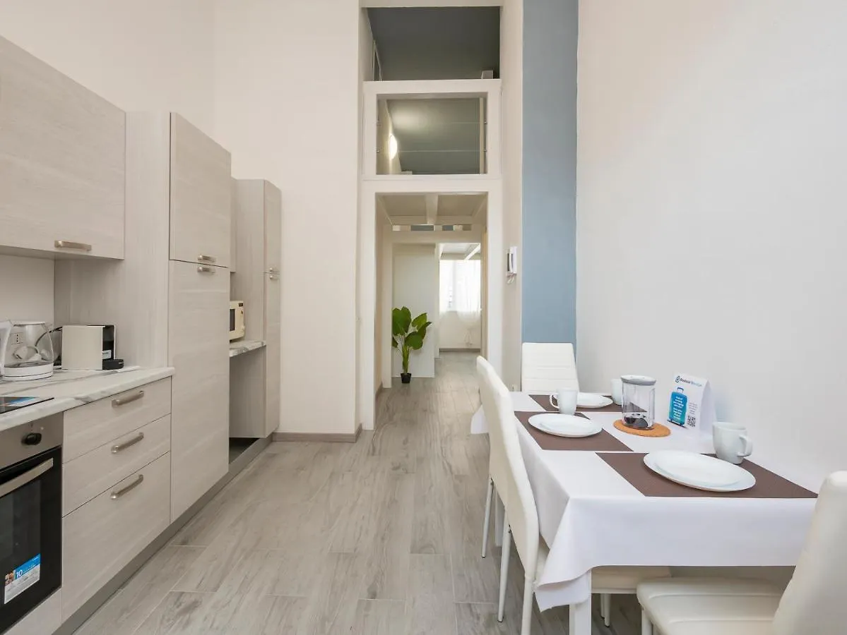 I Host Apartment - Neera 22 Milano 0*,